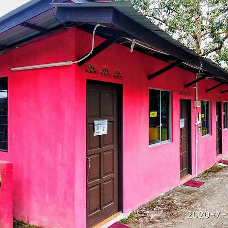 Lopoh Waterfront Budget Chalets Villa Hulu Langat Exterior photo